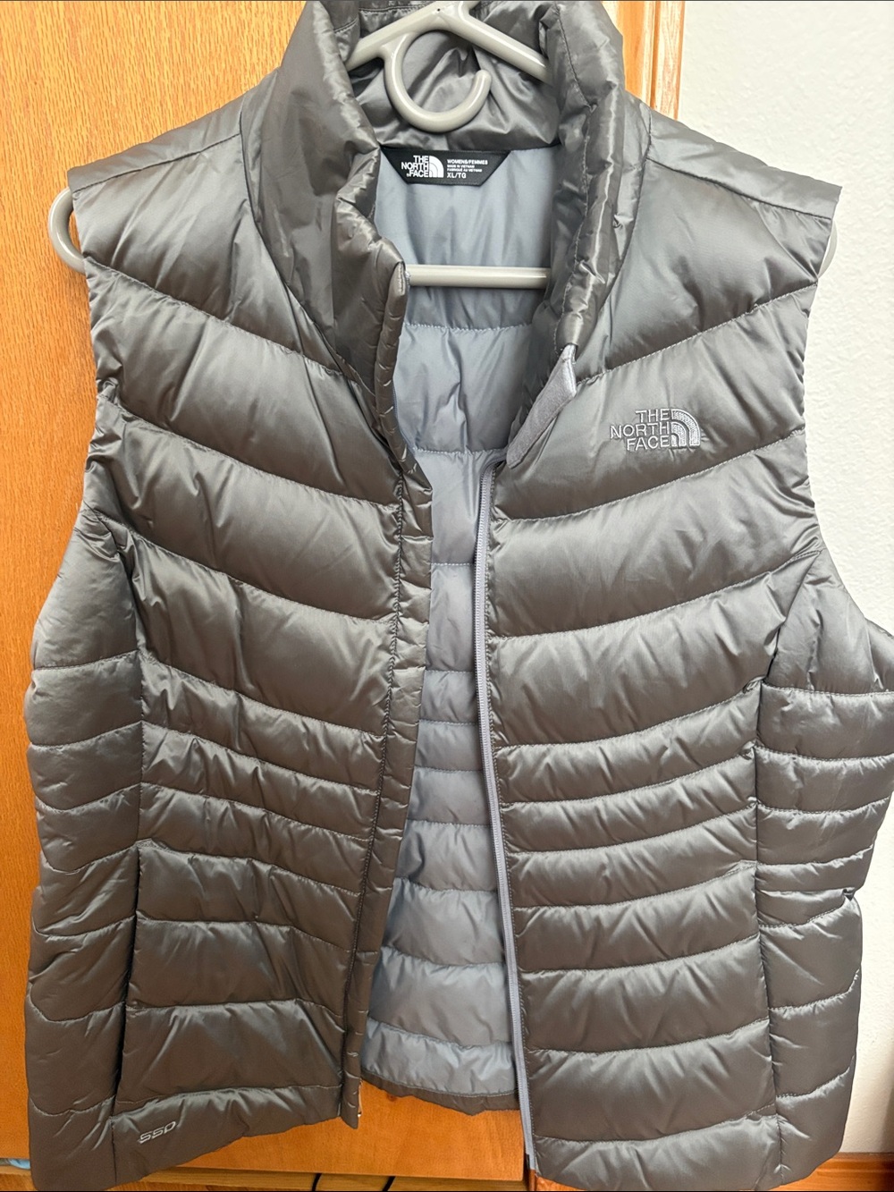 The North Face Women's Silver-Gray Packable Puffer Vest